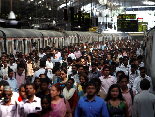 Commuters disembark from trains on Oct. 25, 2011,(Photo: Rafiq Maqbool, AP) Commuters disembark from trains on Oct. 25, 2011,(Photo: Rafiq Maqbool, AP)