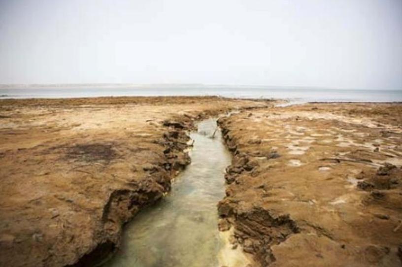 Conflict over water in cross-border river basins – the need for peaceful cooperation Conflict over water in cross-border river basins – the need for peaceful cooperation